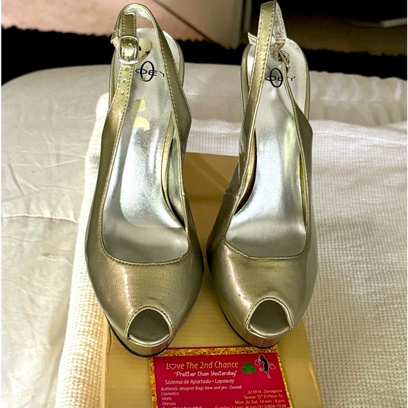 Chrome Heels 6 M - Picture 5 of 16